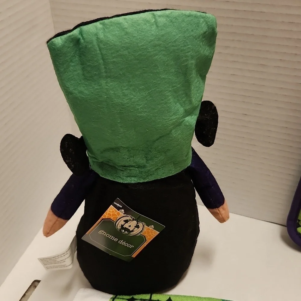 Gnome decor Frankenstein 2 pot holders towel kitchen New NWT Halloweenl